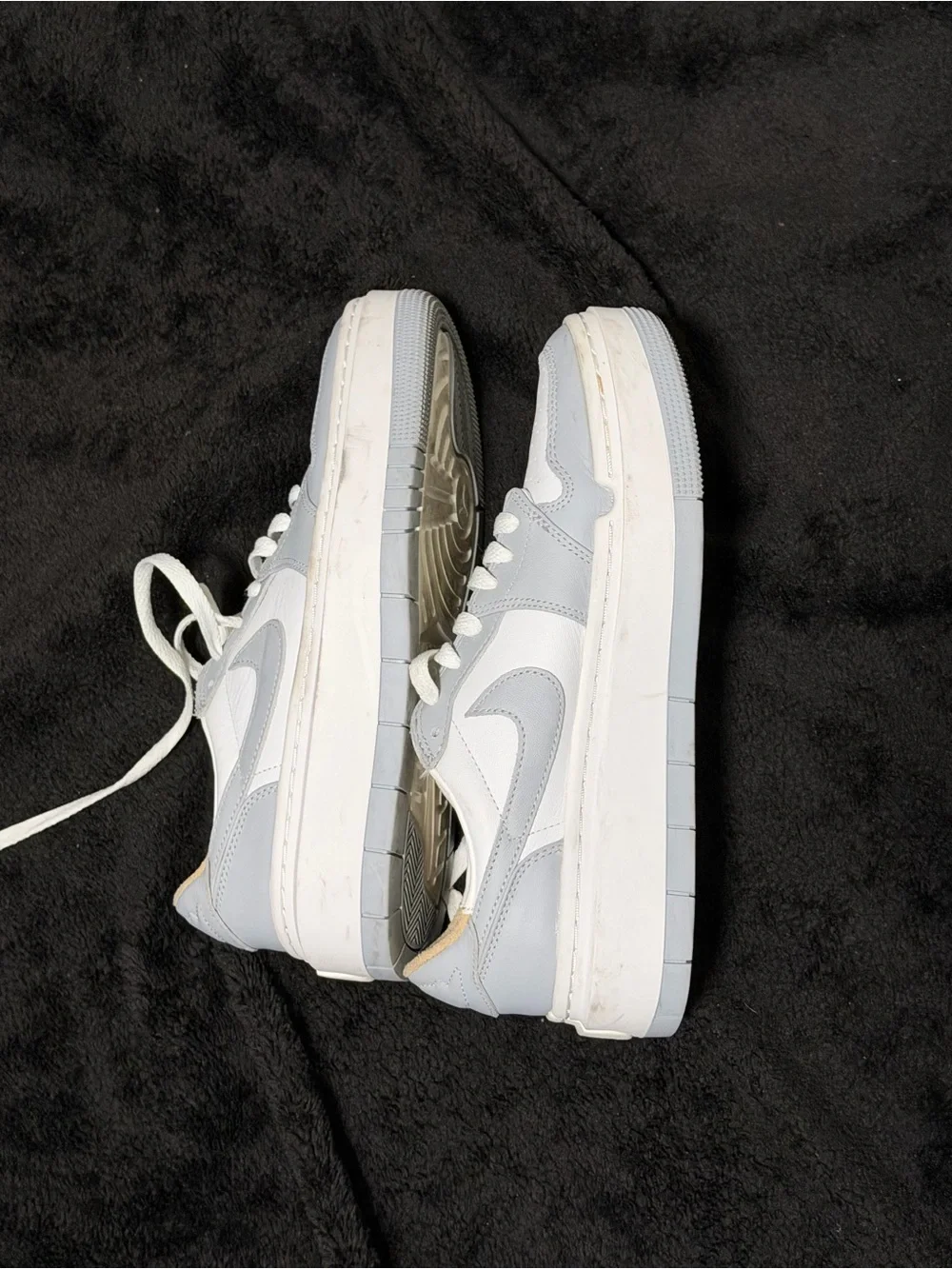 Nike Women's Low-Top Sneakers in White and Light Gray